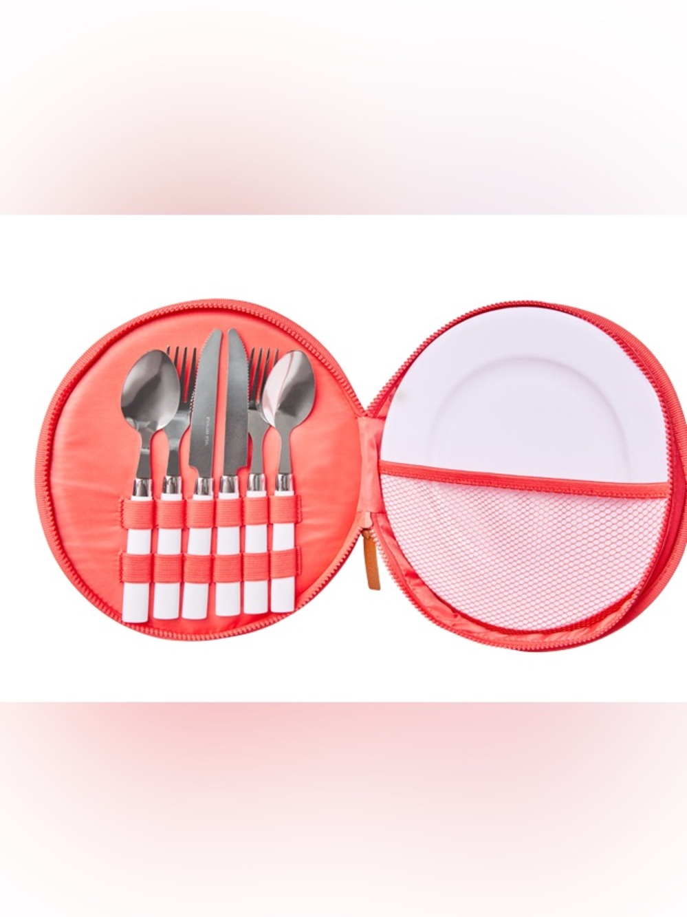 Sunnylife Lovers Picnic Set in “Malibu